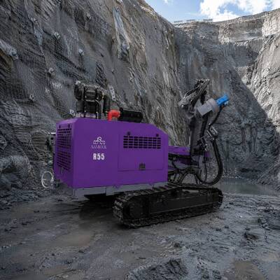 DTH Hammer Drilling Rig Heat Dissipation Performance Mining Drilling Machine Hydraulic Drilling Rig Equipment