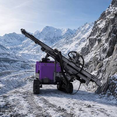 Hydraulic Drilling Rig Equipment Vertical Horizontal and Angled Blast HoleDrilling Machine Mining DTH Drilling Rig